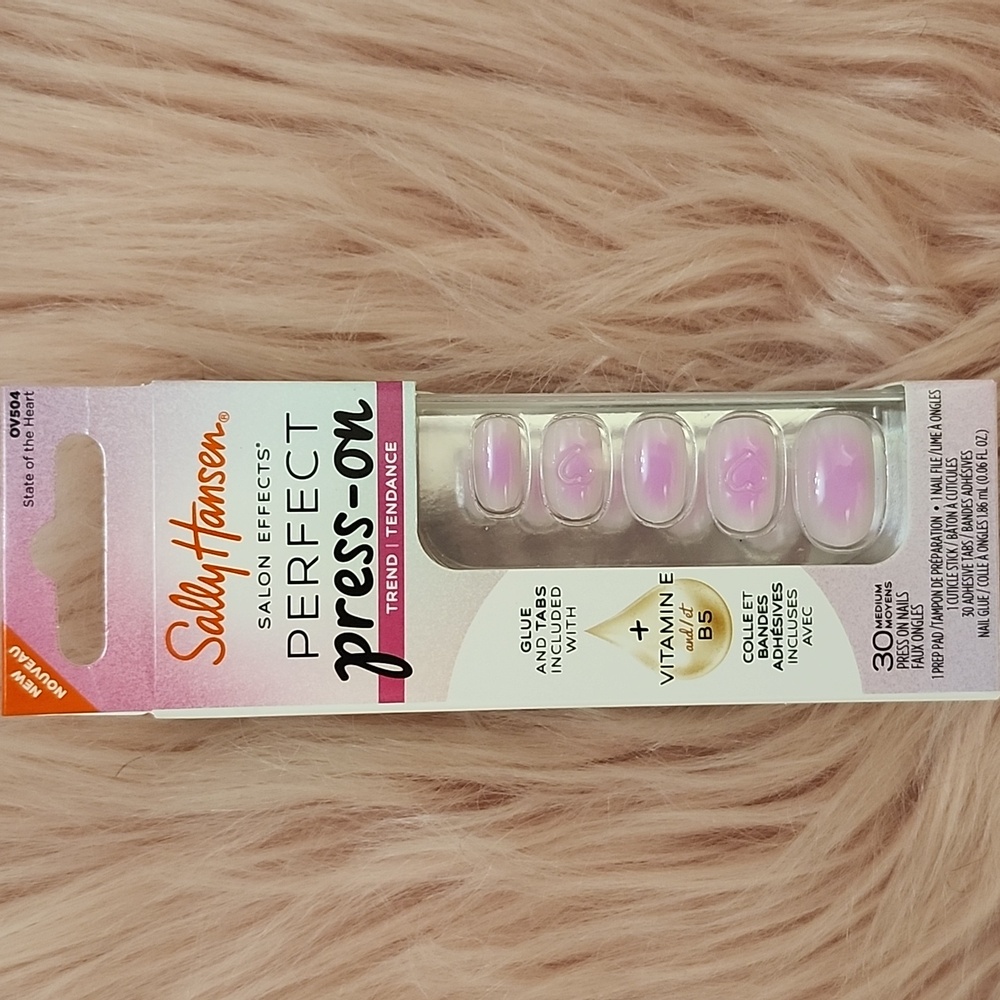 Brand New SALLY HANSEN PERFECT MANICURE PRESS-ON FALSE NAILS-M